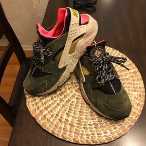 RARE COLORS Nike Air Huraches Unisex